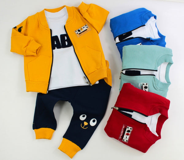 Kinderbekleidung 3 Teiler Junge Set Jacke, Hose, T-Shirt